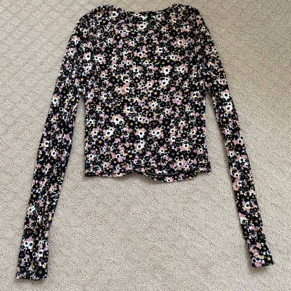 S Long Sleeve Flower Tee - Picture 2 of 3